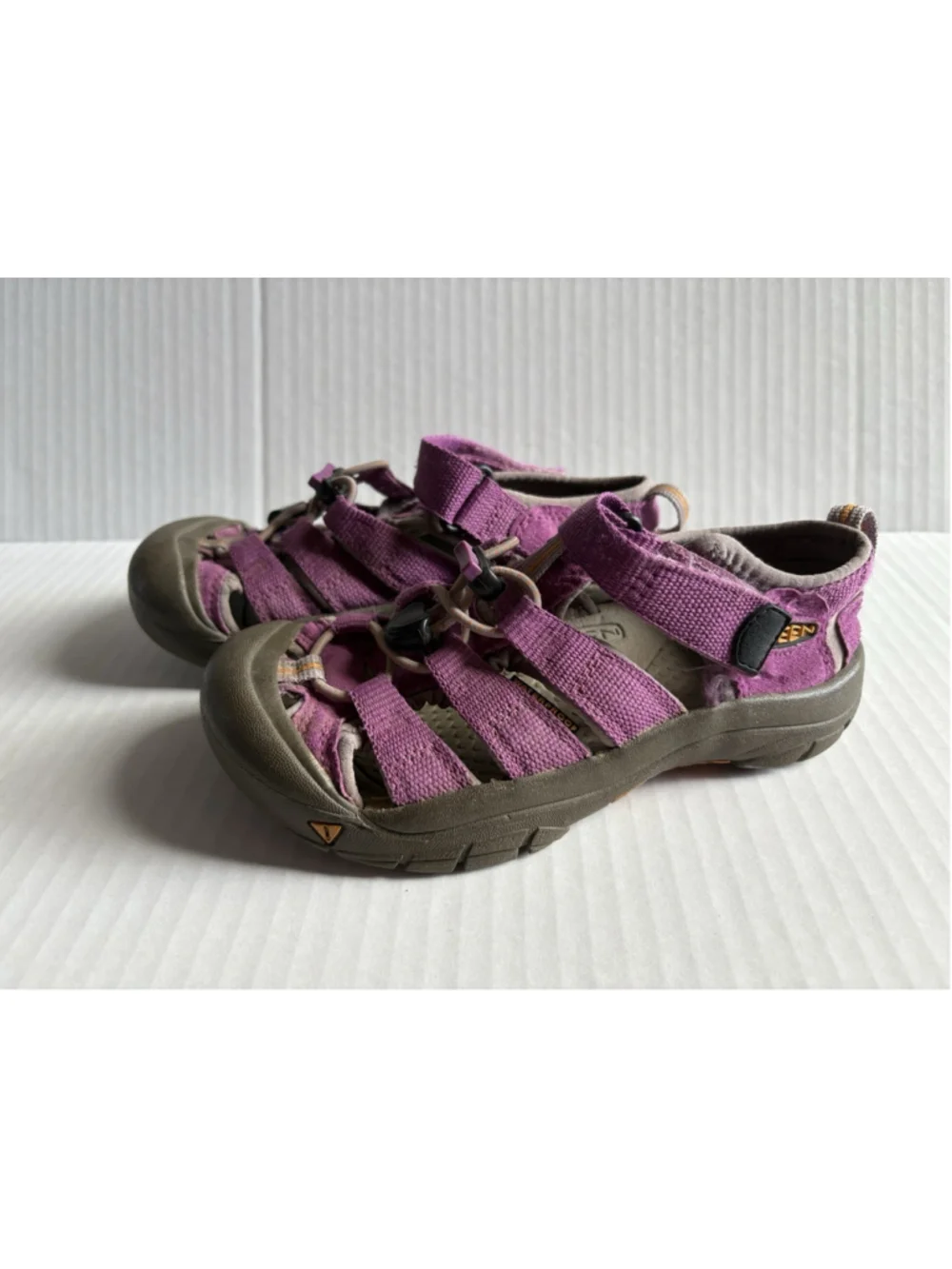Keen Newport H2 Sandals Purple Shoes Youth Big Kid Waterproof Size 1